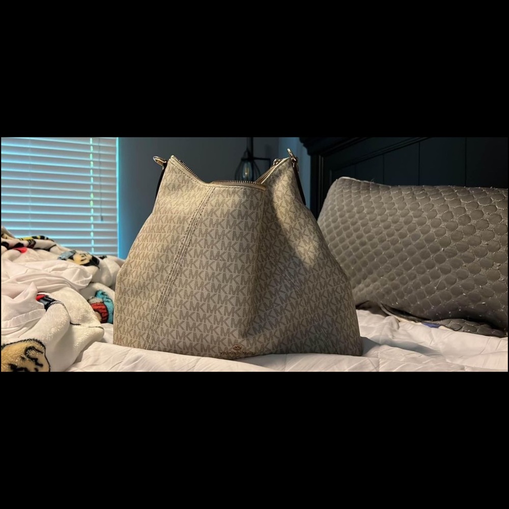 Michael Kors large bag - Picture 3 of 5